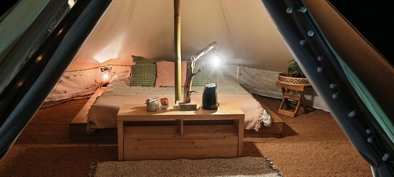 Evasion En Pleine Nature, Tipi Insolite Et Jacuzzi Au Pont Du Gard ! Vers Pont du Gard Kültér fotó